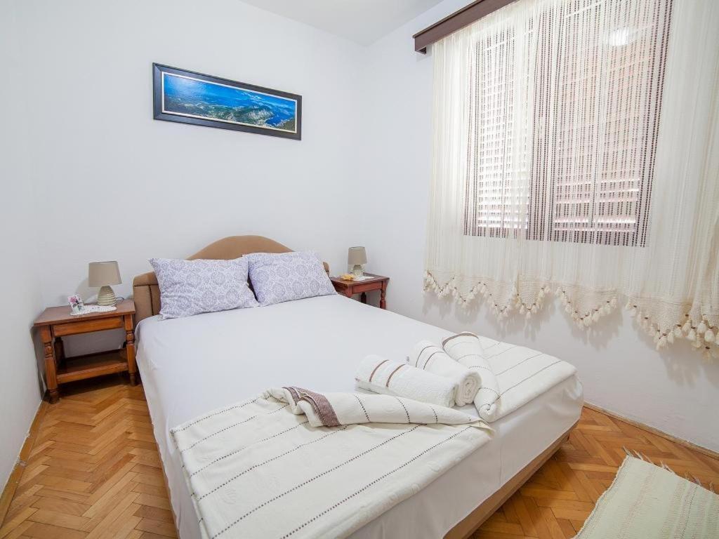 Rooms Garden Petrovac Rum bild